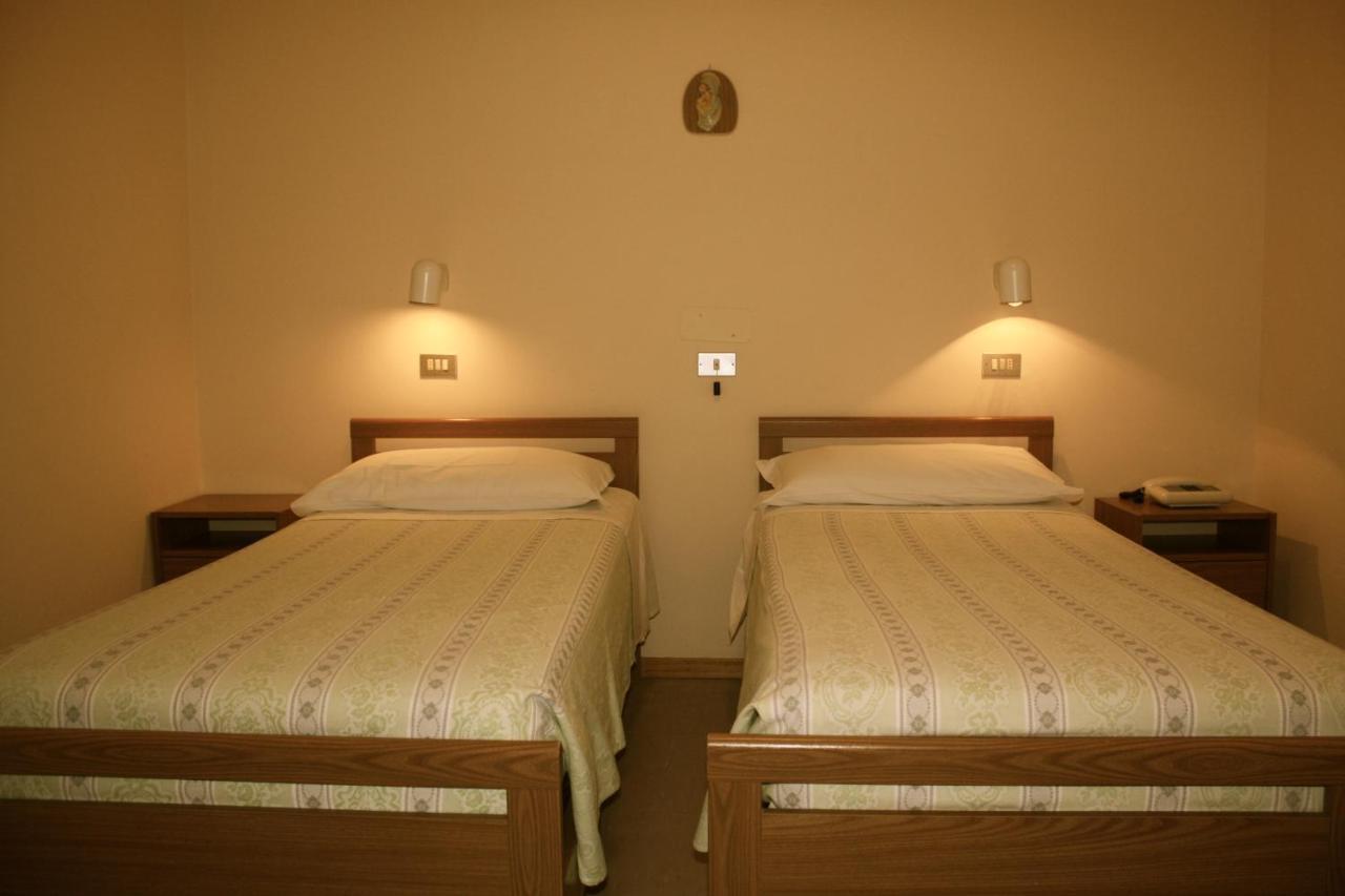 קיאנצ'נו טרמה Albergo Villa Dionori חדר תמונה